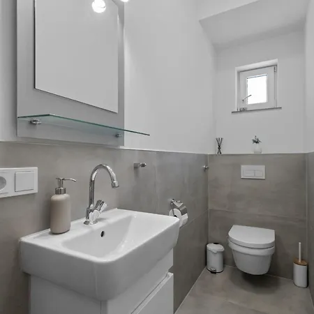 Domloge Lofts & شقة