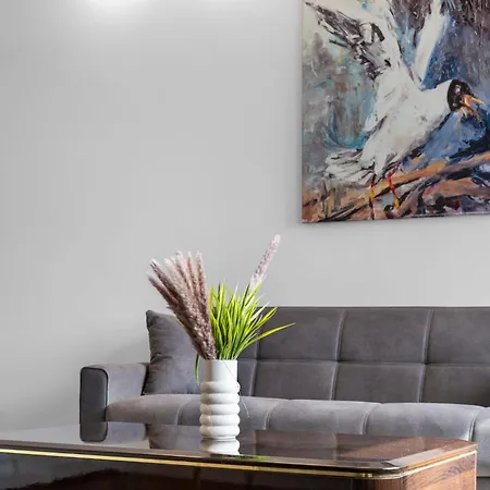 Domloge Lofts & *