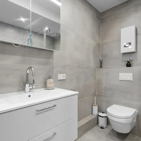 Domloge Lofts & Διαμέρισμα Κολωνία