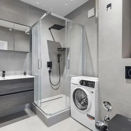 Domloge Lofts & *